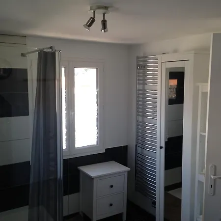 Le Village Cache * Le Mayet-de-Montagne