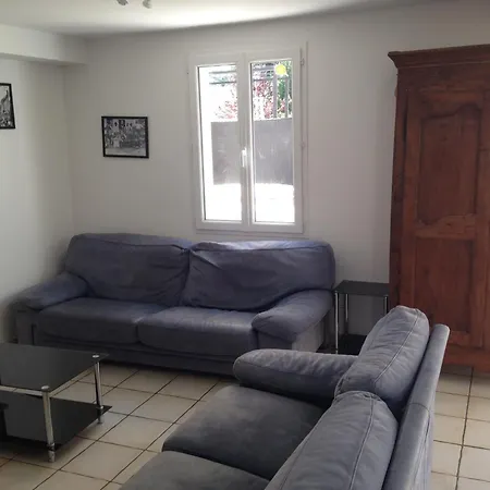 Le Village Cache Le Mayet-de-Montagne